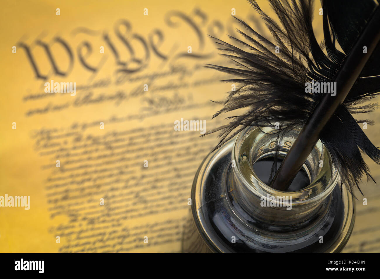 Costituzione degli Stati Uniti con il cappello di piume e di inchiostro. Foto Stock