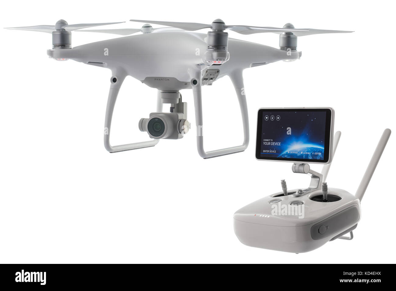 Varna, Bulgaria - 05 gennaio 2017: Dji Phantom 4PRO Quadcopter volante sistema di posizionamento della visione ottimizzato, isolato su bianco Foto Stock