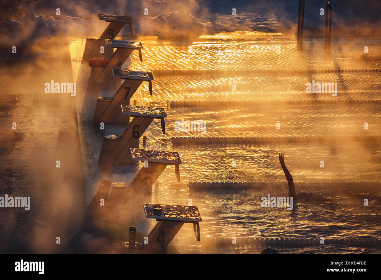 Nebbia di mattina a piscina, sunrise shot Foto Stock