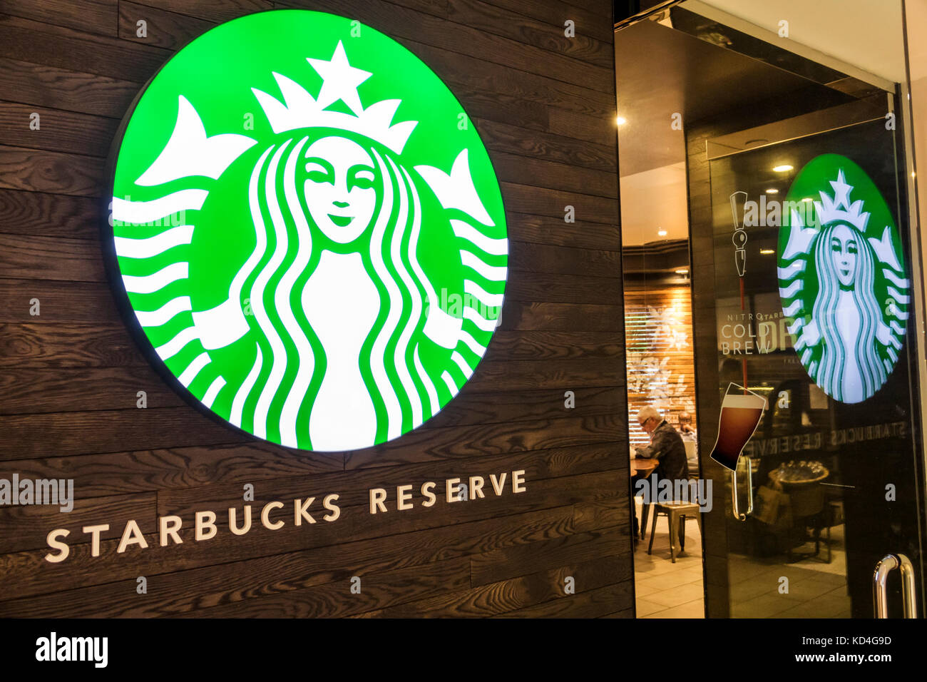 Washington DC, Downtown, Starbucks, Starbucks Reserve Roadowery & Tasting Room, caffetteria, negozio di lusso, esterno, insegna, DC170527199 Foto Stock