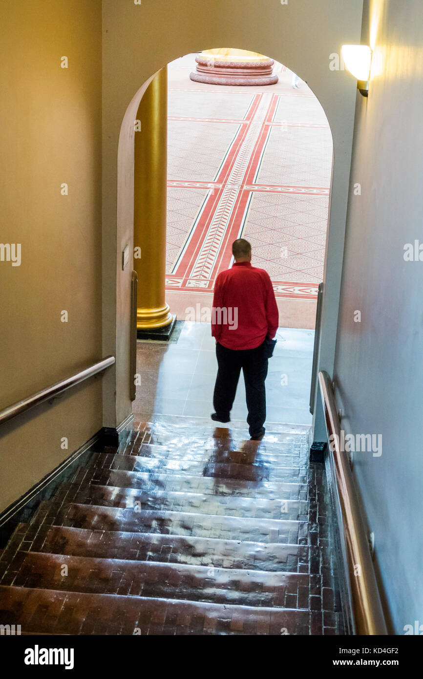 Washington DC, District of Columbia, National Building Museum, architettura, design, edificio pensione, scale, interno, i visitatori viaggiano verso Foto Stock