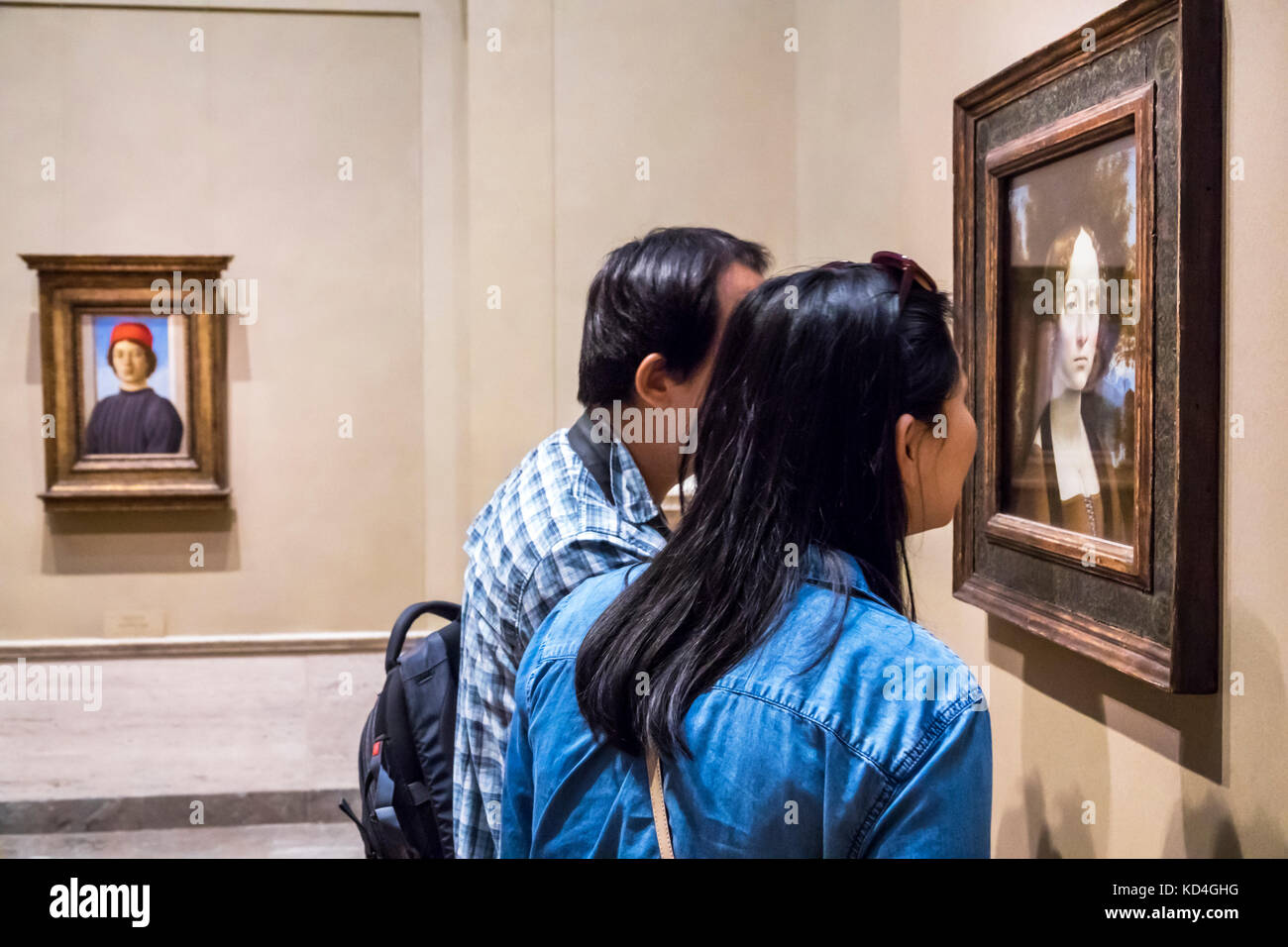 Washington DC,District of Columbia,National Gallery of Art,museo,pittura,Renaissance,Leonardo da Vinci,Ginevra de Benci,Immigran etnico Asiatico Asiano Foto Stock