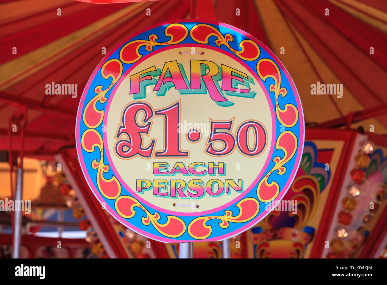 In vecchio stile tradizionale fairground ride tariffa prezzo segno, Inghilterra Foto Stock