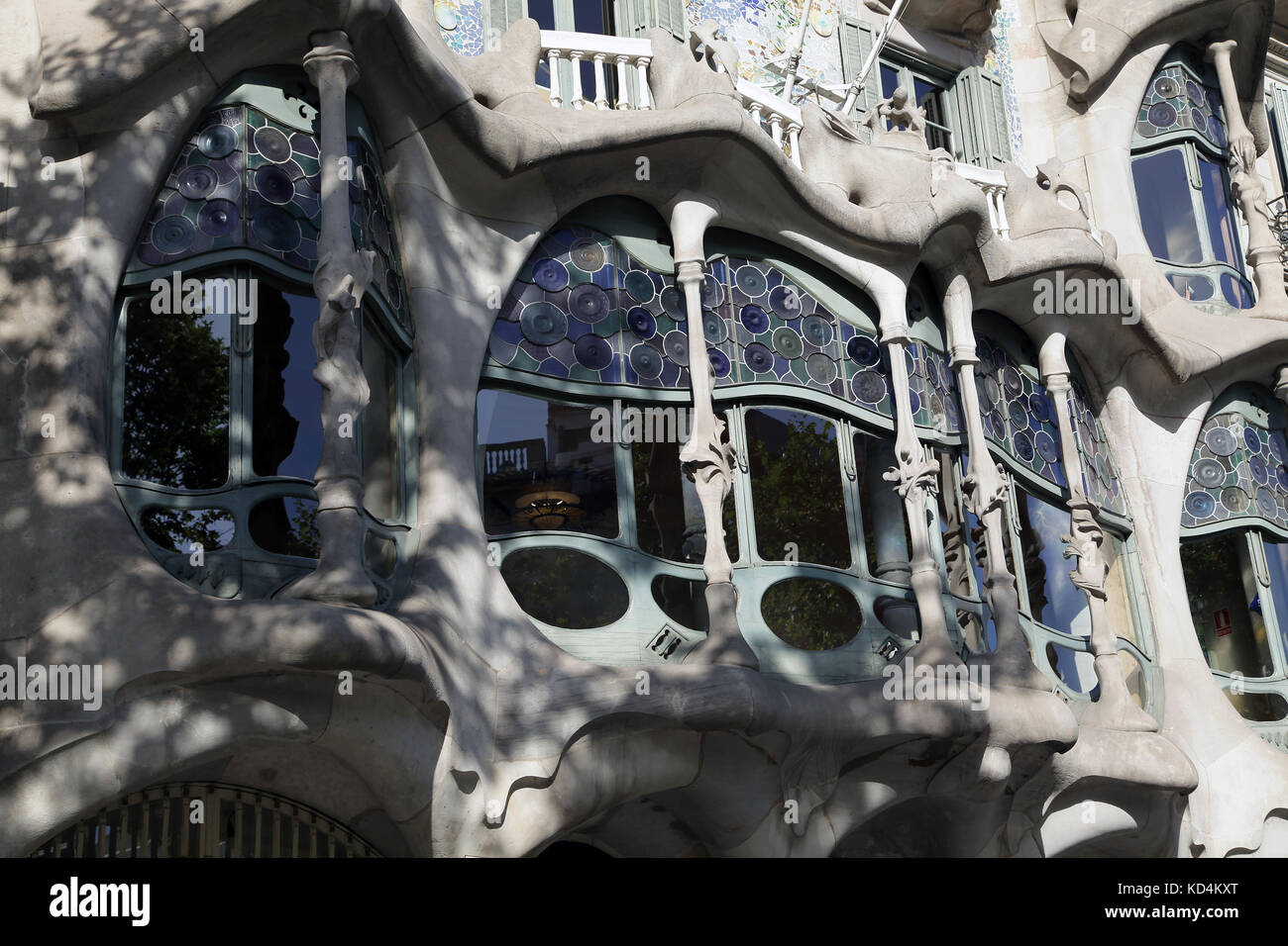La facciata esterna della Casa Batllo progettato da Antoni Gaudì Barcellona Spagna Foto Stock