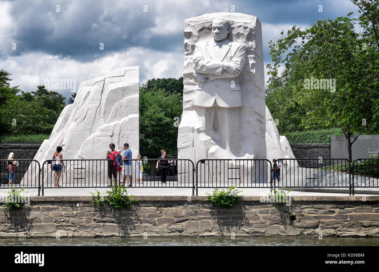 WASHINGTON DC-Maggio 28, 2015: memoriale di Martin Luther King su un giorno di estate con nuvole temporalesche overhead. Vista dal bacino di marea in West Potomac Park. Foto Stock