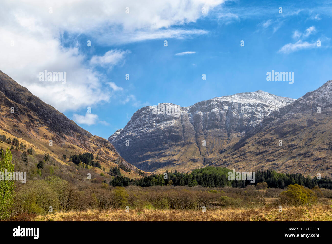 Scenic bellezza naturale di Glen Coe, a glen di origine vulcanica, nelle Highlands scozzesi, Scotland, Regno Unito. Foto Stock