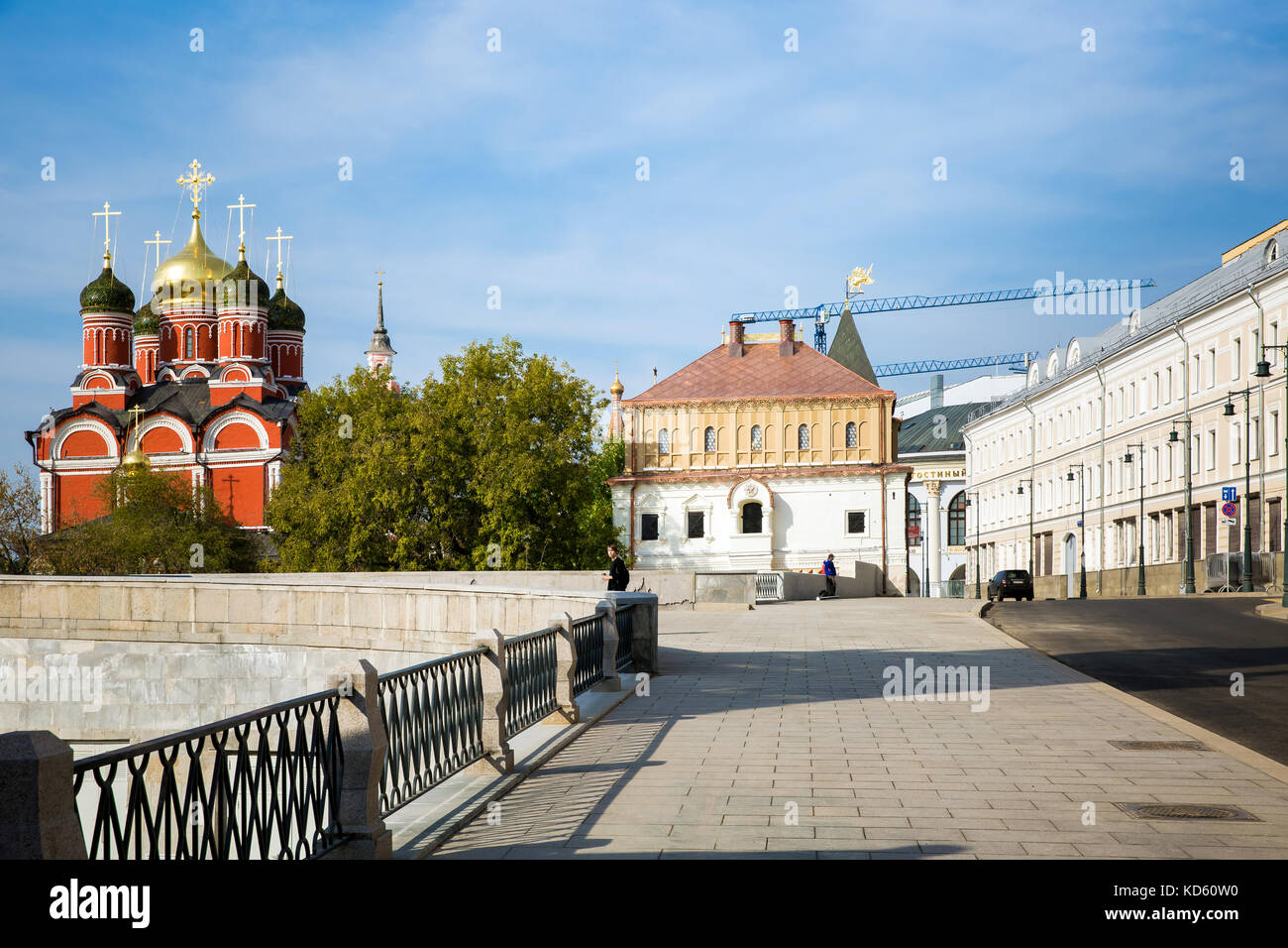 Varvarka street con le cattedrali e chiese a Mosca, Russia Foto Stock
