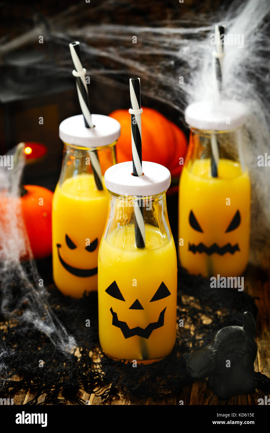 Orange cocktail per caduta e parti di halloween Foto Stock