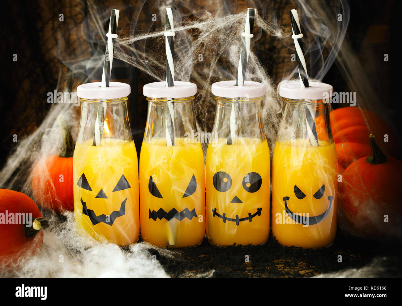 Orange cocktail per caduta e parti di halloween Foto Stock