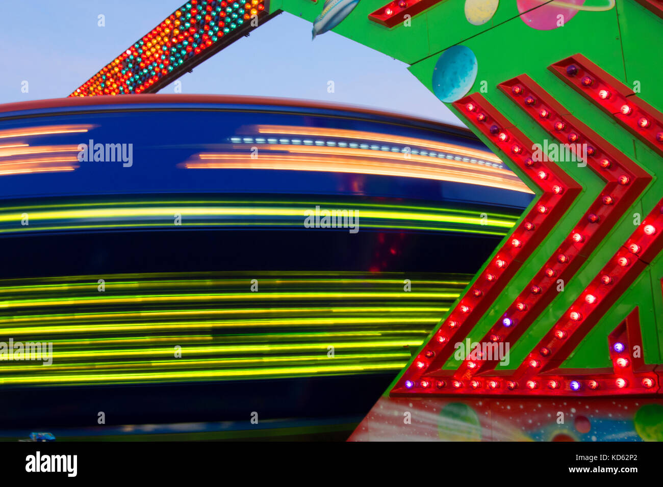 Corse di Midway a notte al fryeburg fair, fryeburg, Maine, Stati Uniti d'America Foto Stock