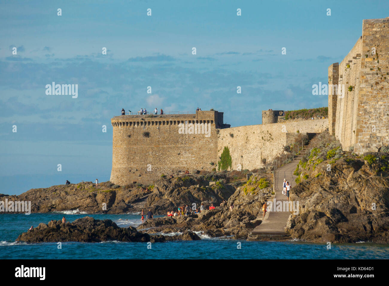 Saint-Malo (Bretagna, a nord-ovest della Francia): i bastioni. (Non disponibile per la produzione di cartoline). Foto Stock