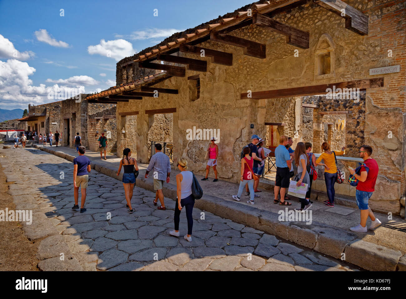 Strade in rovina la città romana di Pompei a Pompei Scavi, vicino napoli, Italia meridionale. Foto Stock