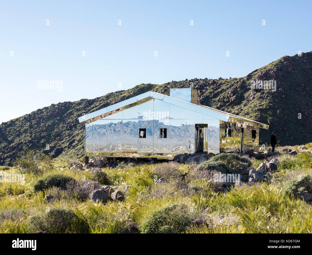 Esterno vista contestuale. Mirage, Palm Springs, Stati Uniti. Architetto: Doug Aitken, 2017. Foto Stock