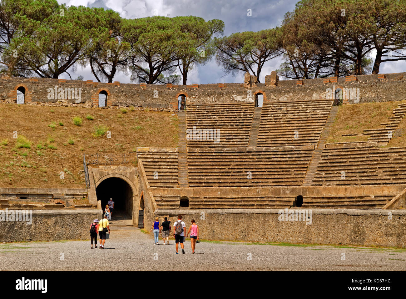 Anfiteatro principale a rovinato la città romana di Pompei a Pompei Scavi, vicino napoli, Italia meridionale. Foto Stock