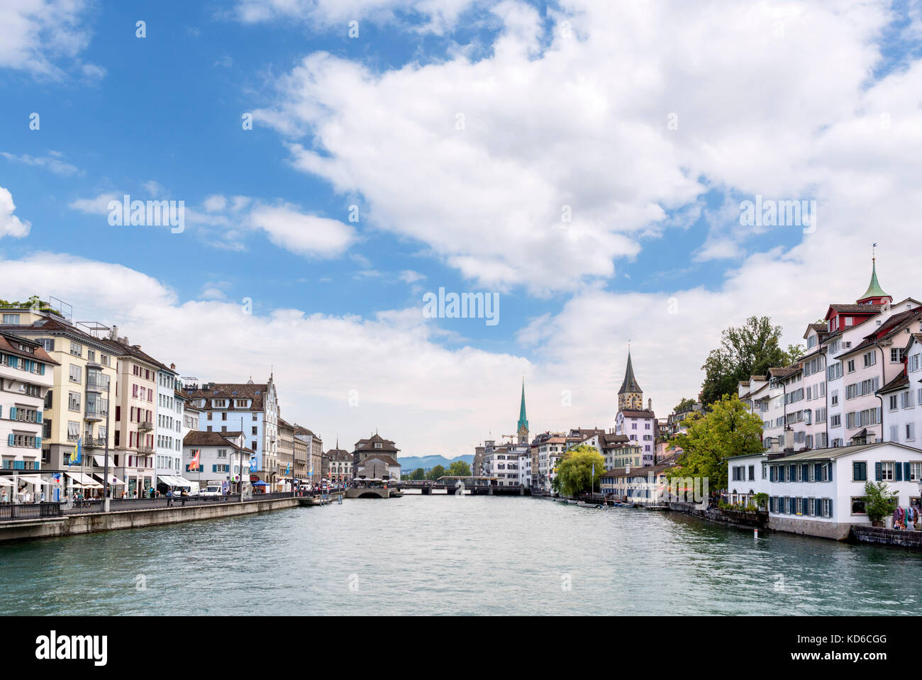 Vista sulla città vecchia e sul fiume Limmat dal Rudolf-Brun-Brücke, Zurigo, il lago di Zurigo, Svizzera Foto Stock
