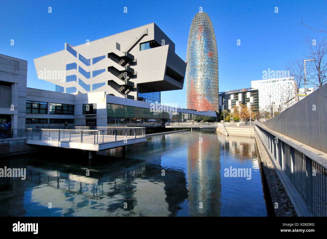 Agbar Tower di Jean Nouvel, 2005, e Disseny Hub Barcelona Building, Design Hub di Barcellona, 2014 Foto Stock