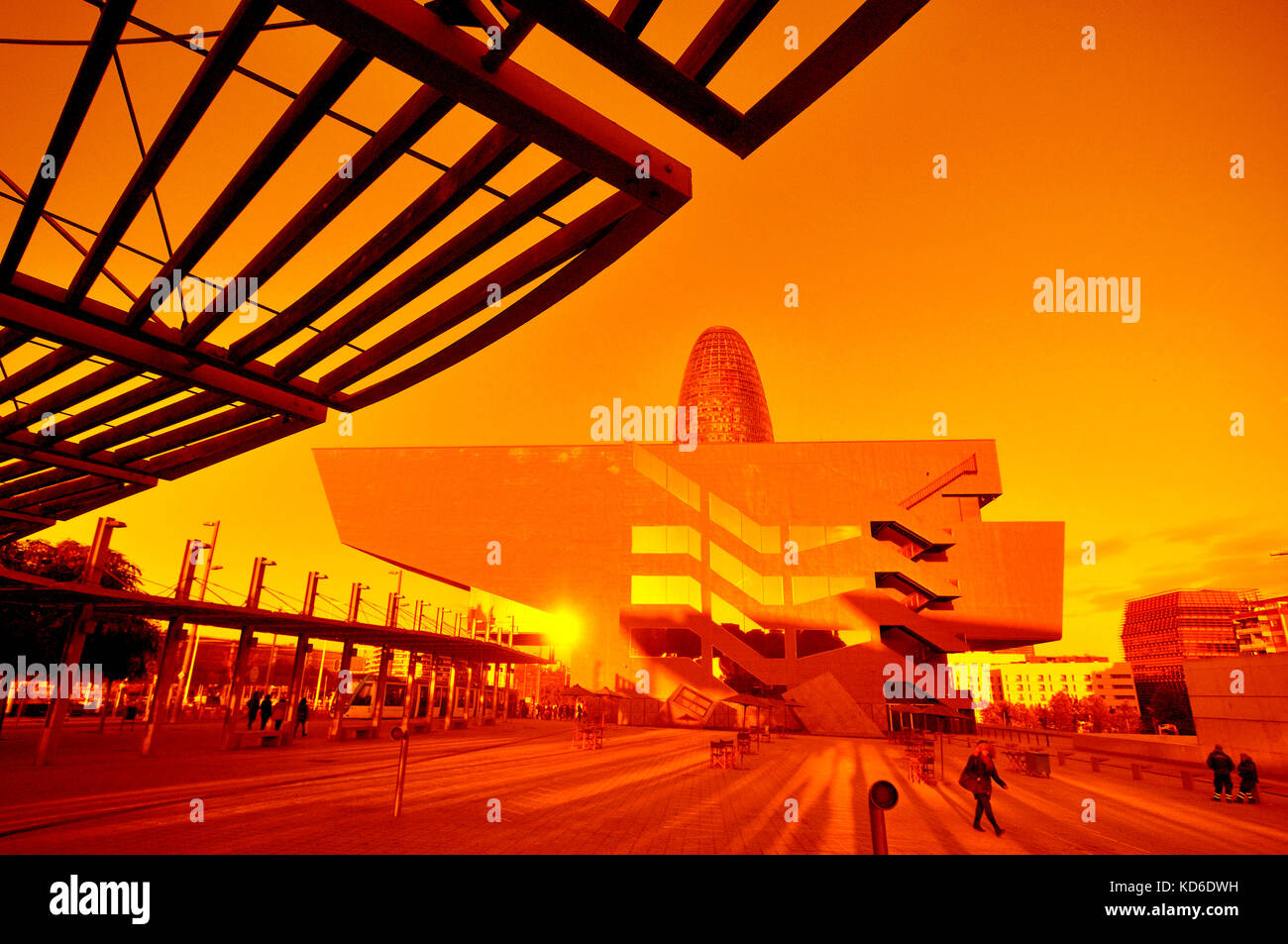 Agbar Tower di Jean Nouvel, 2005, e Disseny Hub Barcelona Building, Design Hub di Barcellona, 2014 Foto Stock