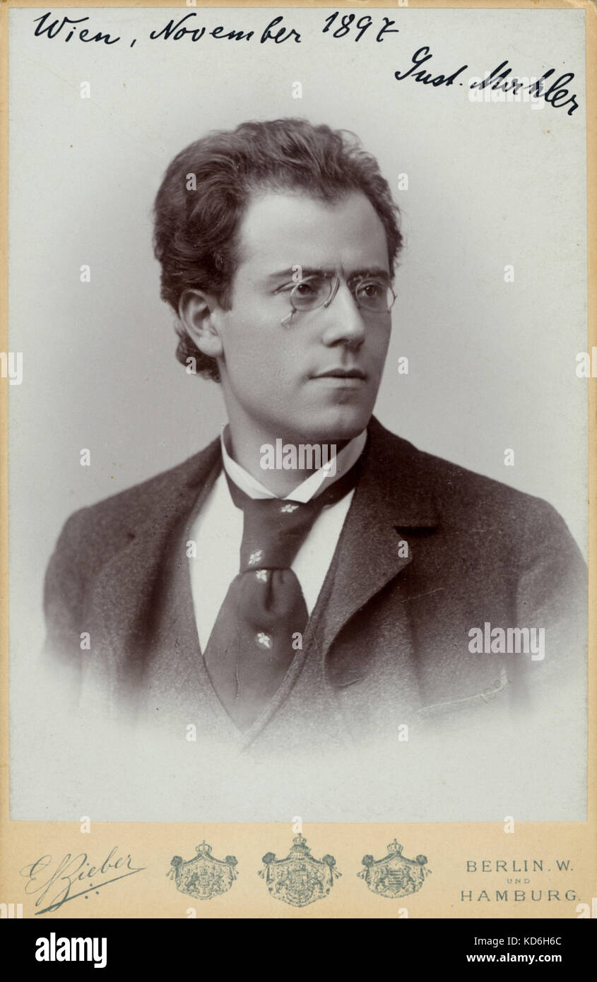 Gustav Mahler mentre a Amburgo Opera, 1892. Il compositore austriaco. Fotografia firmato con firma e "Wien (Vienna) Novembre 1897'. (1860-1911) Foto Stock