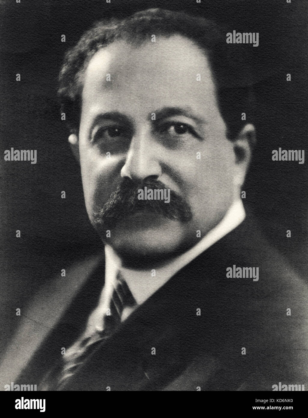 Pierre Monteux - ritratto - direttore francese, 4 Aprile 1875 - 1 Luglio 1964 - sul coperchio del programma per il Paris Symphony Orchestra Foto Stock