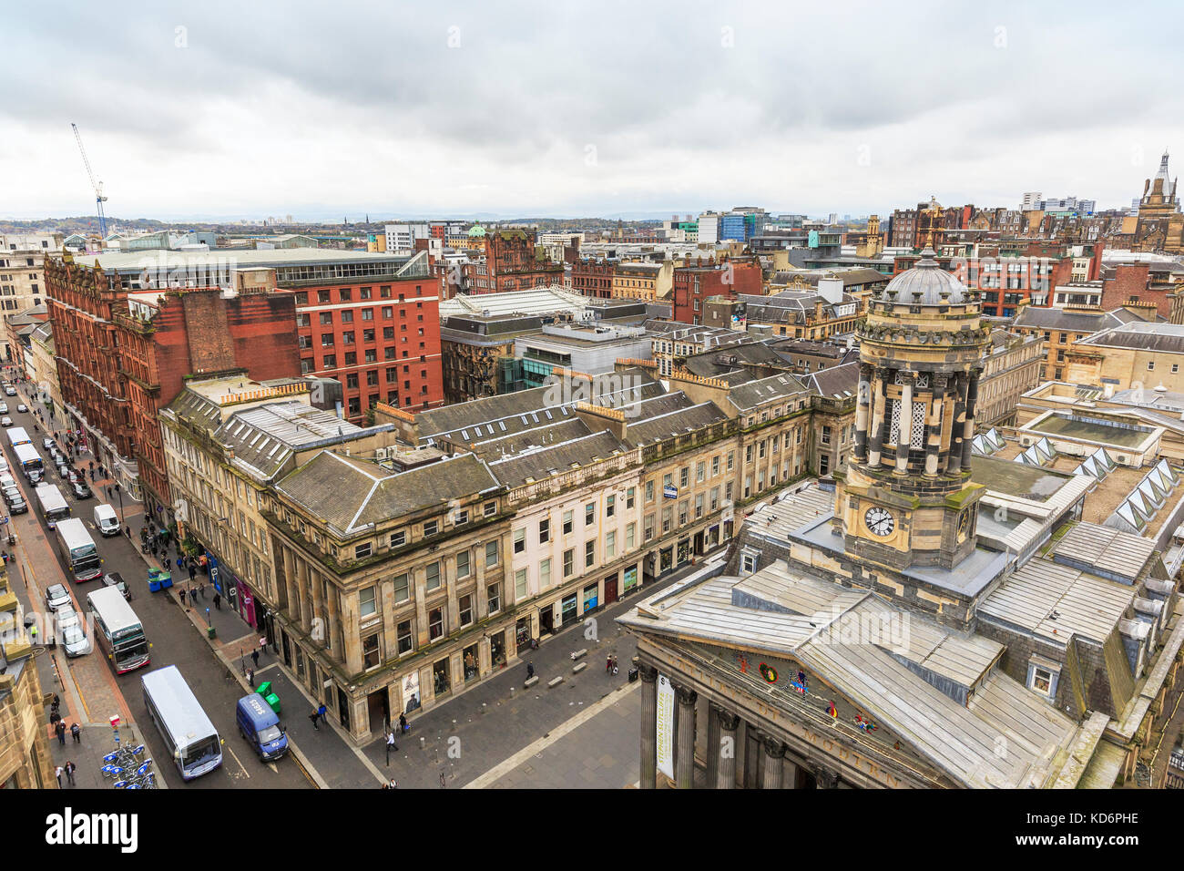 Vista sopra la Galleria di Arte Moderna, Goma. su Queen Street presso il Royal Exchange Square, quartiere mercantile della cittã di Glasgow, Scotland, Regno Unito Foto Stock