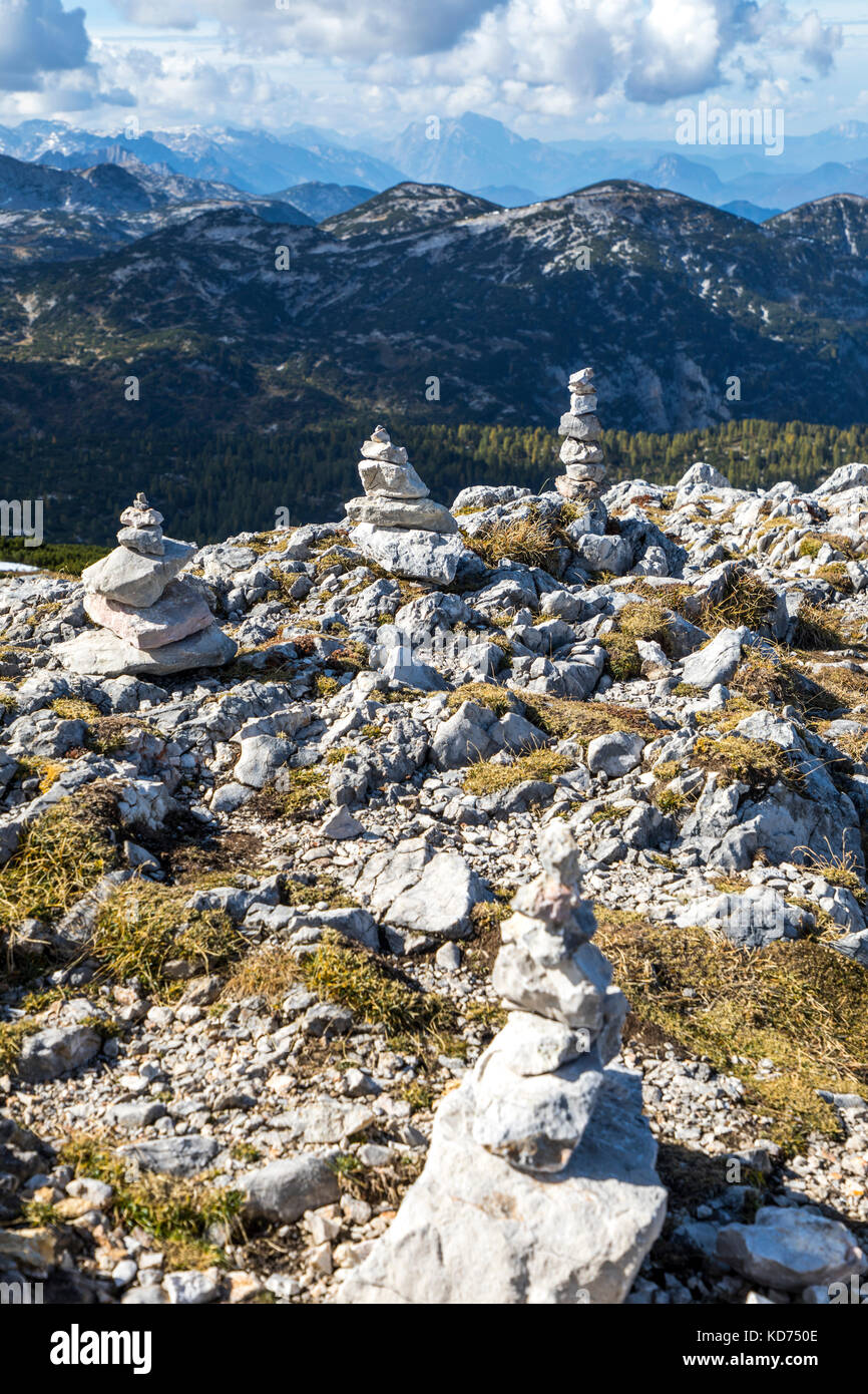Dachstein mountain range, regione in oberšsterreich, Austria superiore, parte delle alpi, pietra cairns, krippenstein area sommitale, Foto Stock
