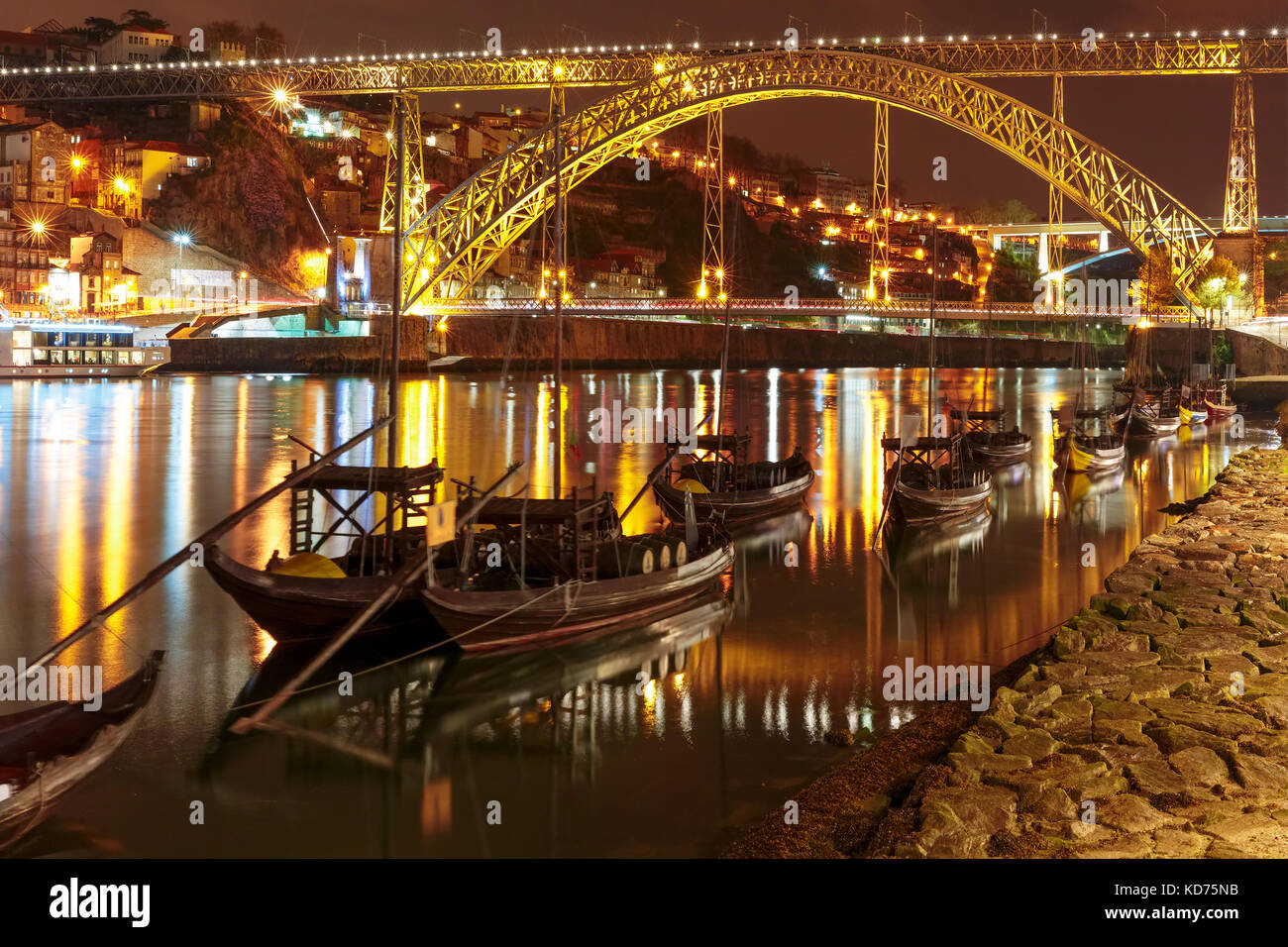 Rabelo barche sul fiume Douro, Porto, Portogallo. Foto Stock