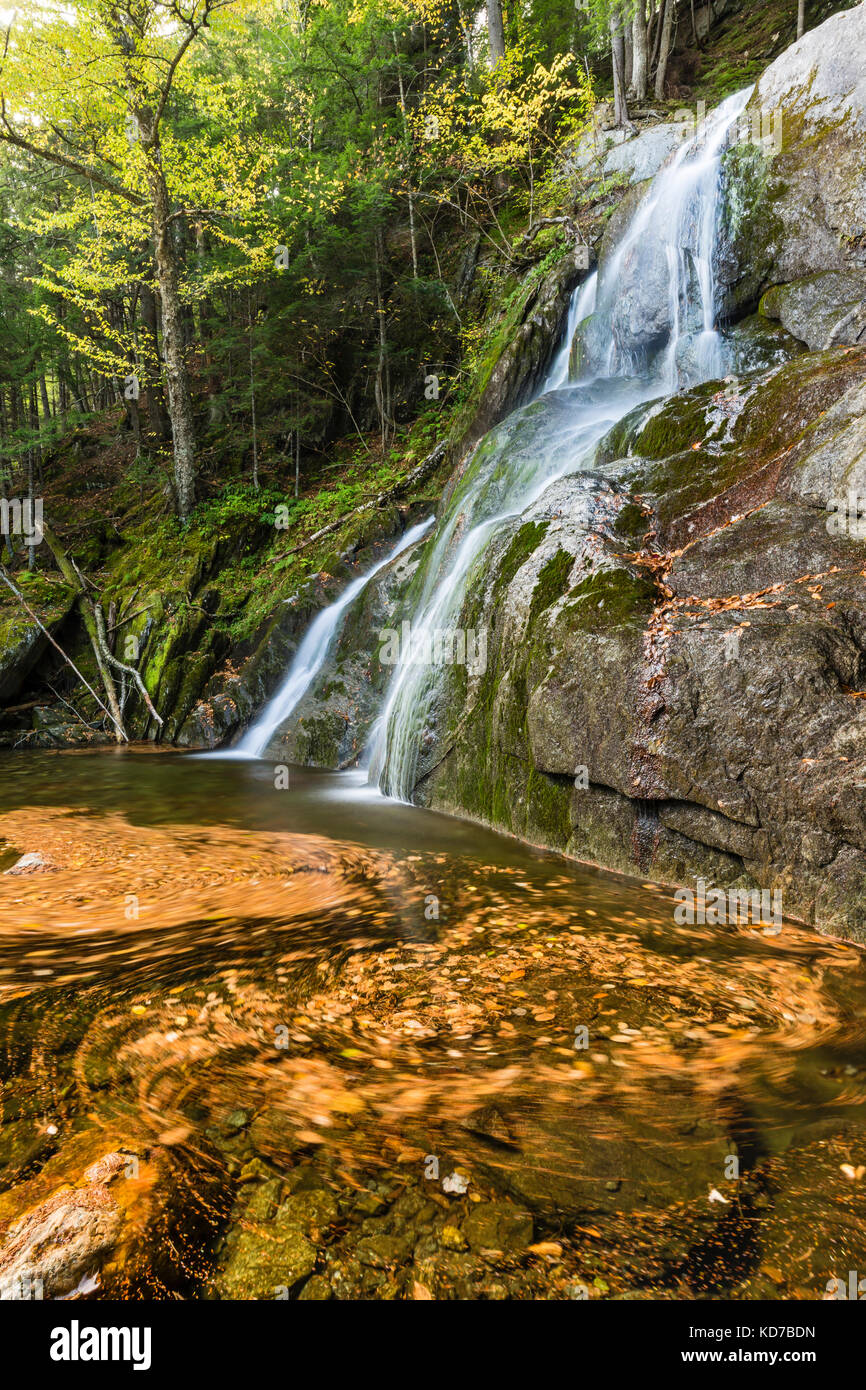 Lascia la turbolenza nella piscina verde al di sotto di moss glen cade a Granville, Vermont, lungo vermont route 100. Foto Stock