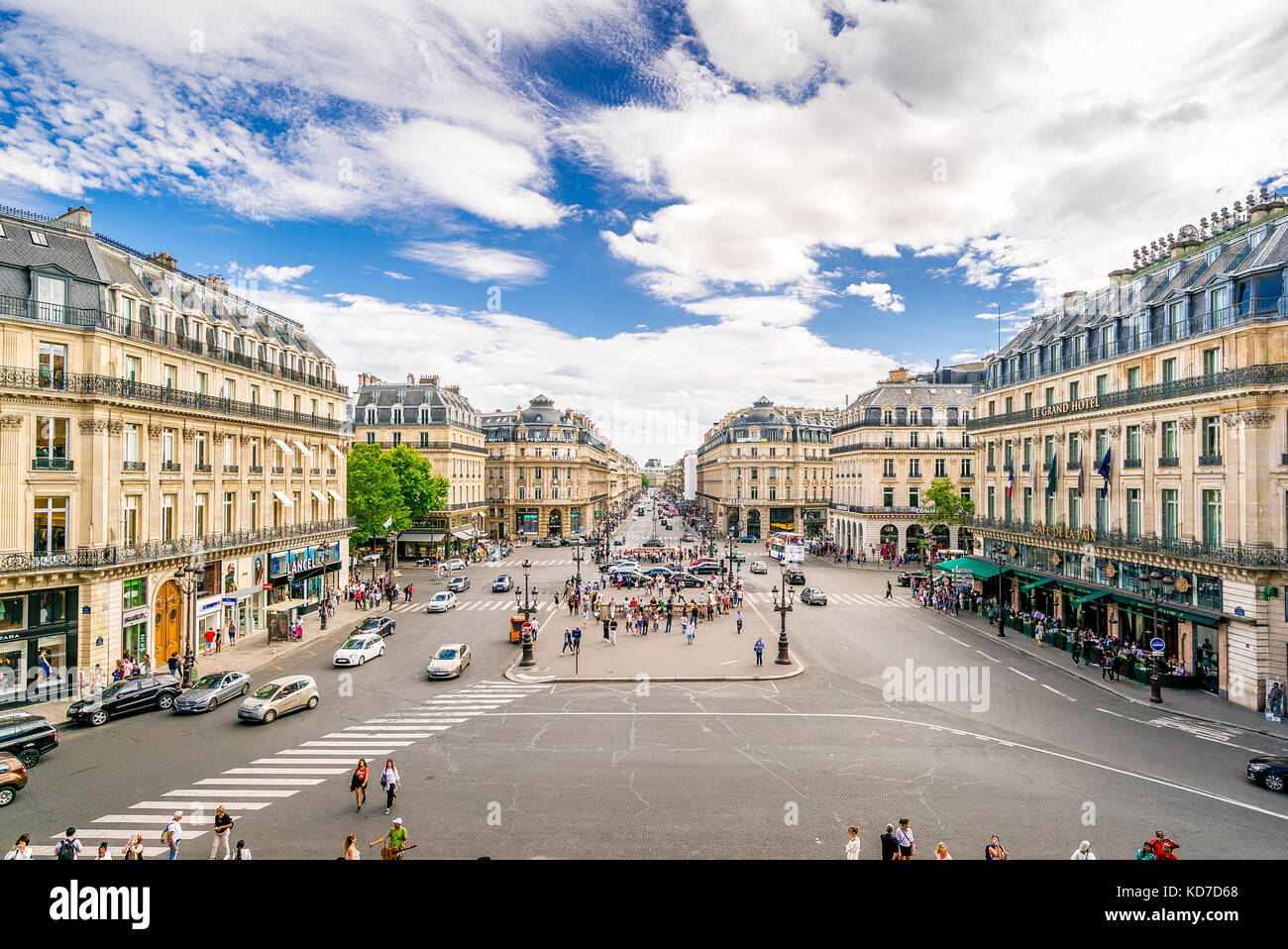 La Place de l'Opéra, come noto come Opera Square è la piazza si trova di fronte il Palazzo Garnier di Parigi, Francia Foto Stock