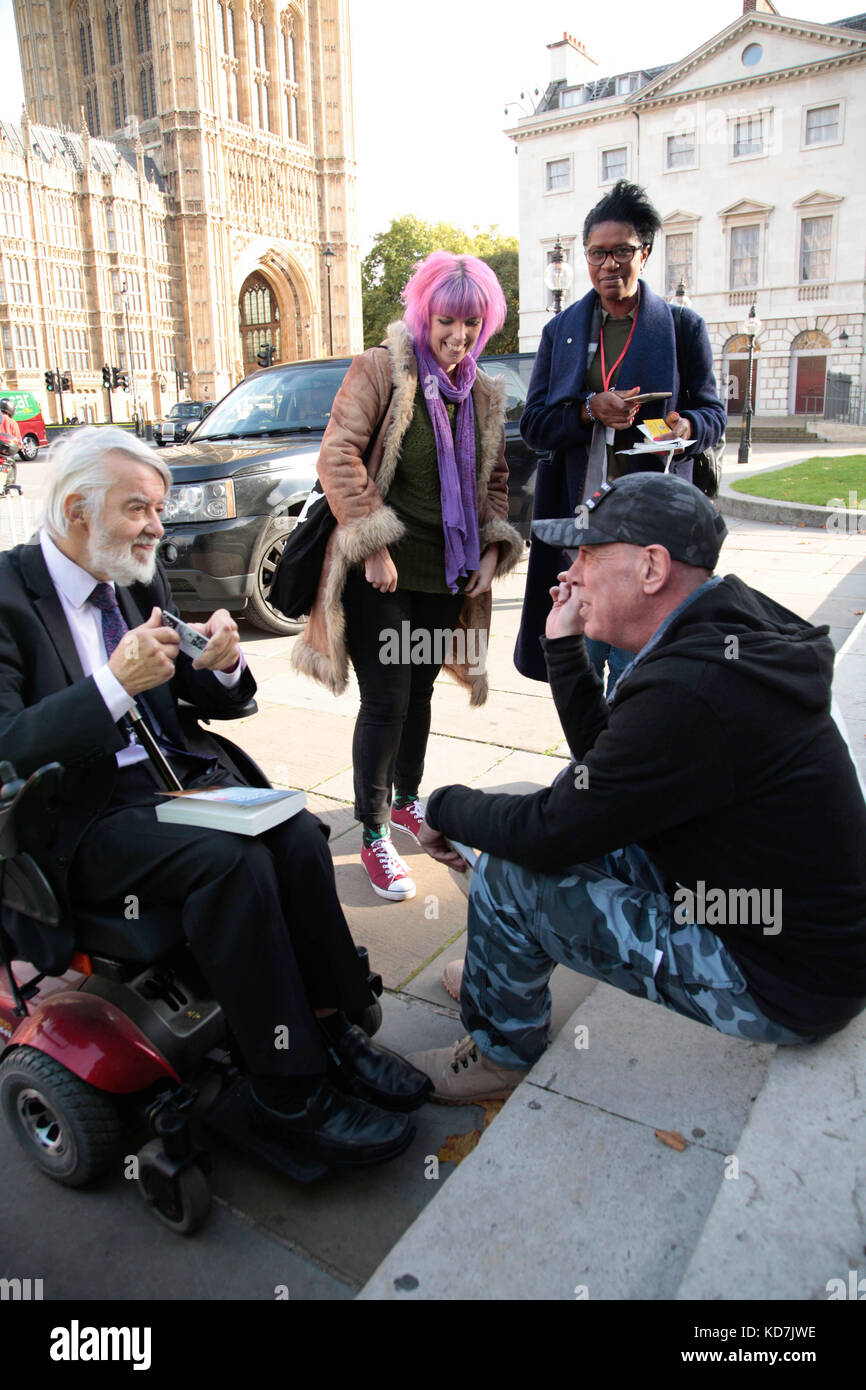 Londra, Regno Unito. 10 Ott 2017. La cannabis medicinale sarà discussa in parlamento, mentre Paul Flynn porta i membri privati a prendere in considerazione i benefici medici della cannabis, nella sua condizione che è l'artrite rhumatiod. Credit: Philip Robins/Alamy Live News Foto Stock