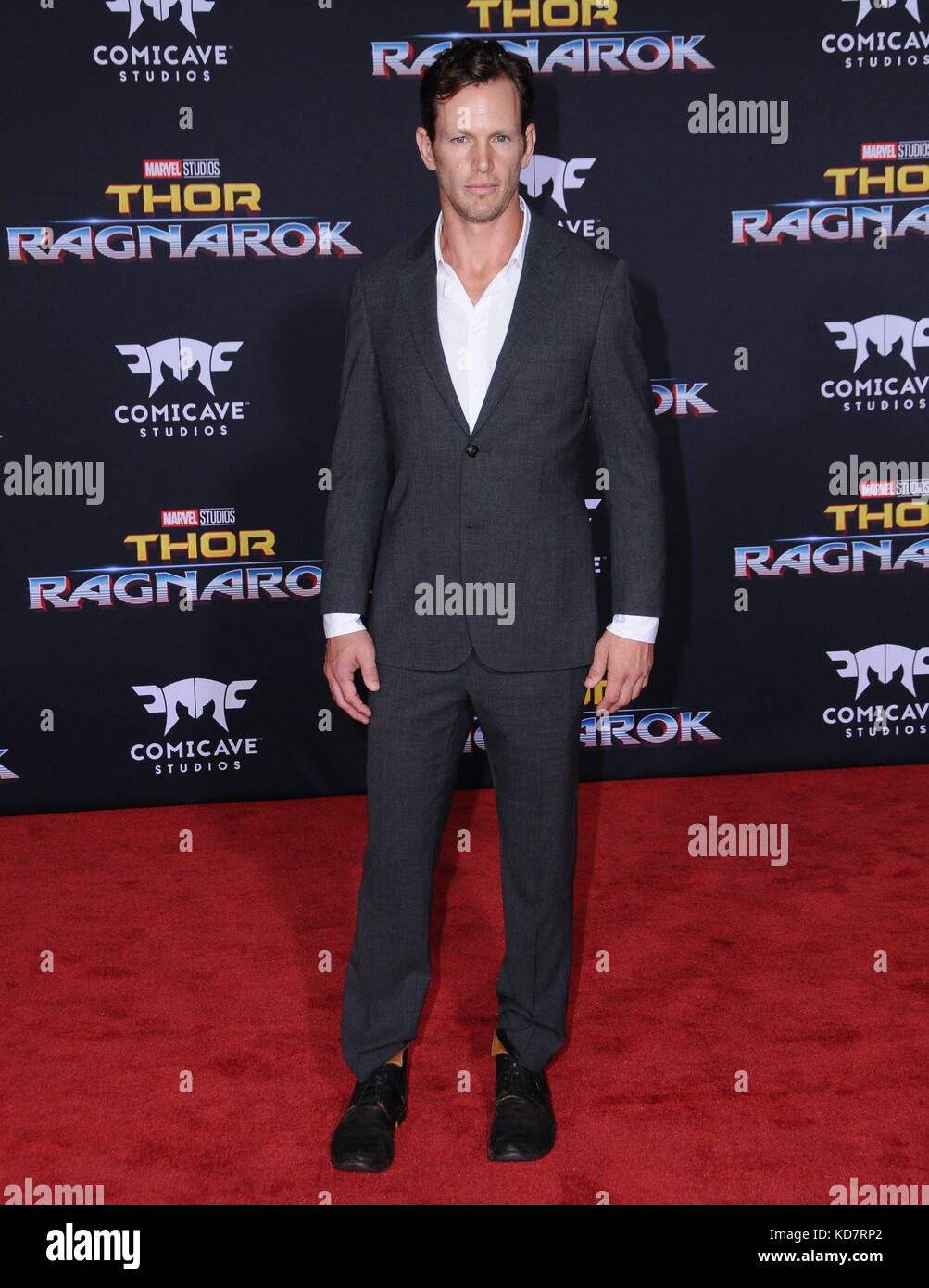 Hollywood, CA, Stati Uniti d'America. Decimo oct, 2017. kip pardue. premiere mondiale di ''thor: ragnarok'" tenutasi presso l'El Capitan theater di hollywood. Credito: birdie thompson/admedia/zuma filo/alamy live news Foto Stock