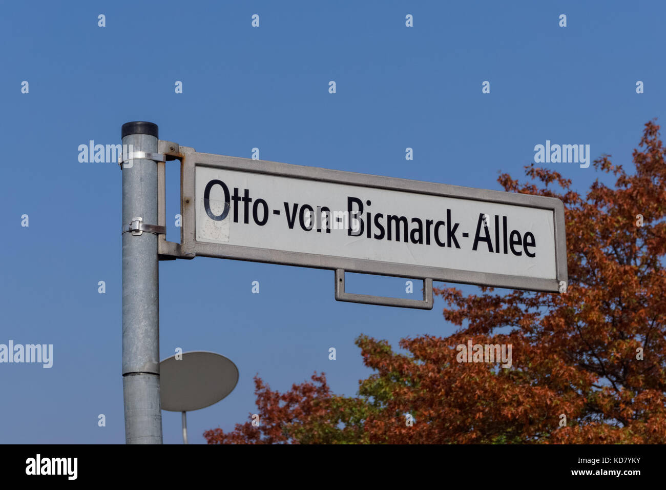 Otto-von-Bismarck-Allee strada segno a Berlino, Germania Foto Stock