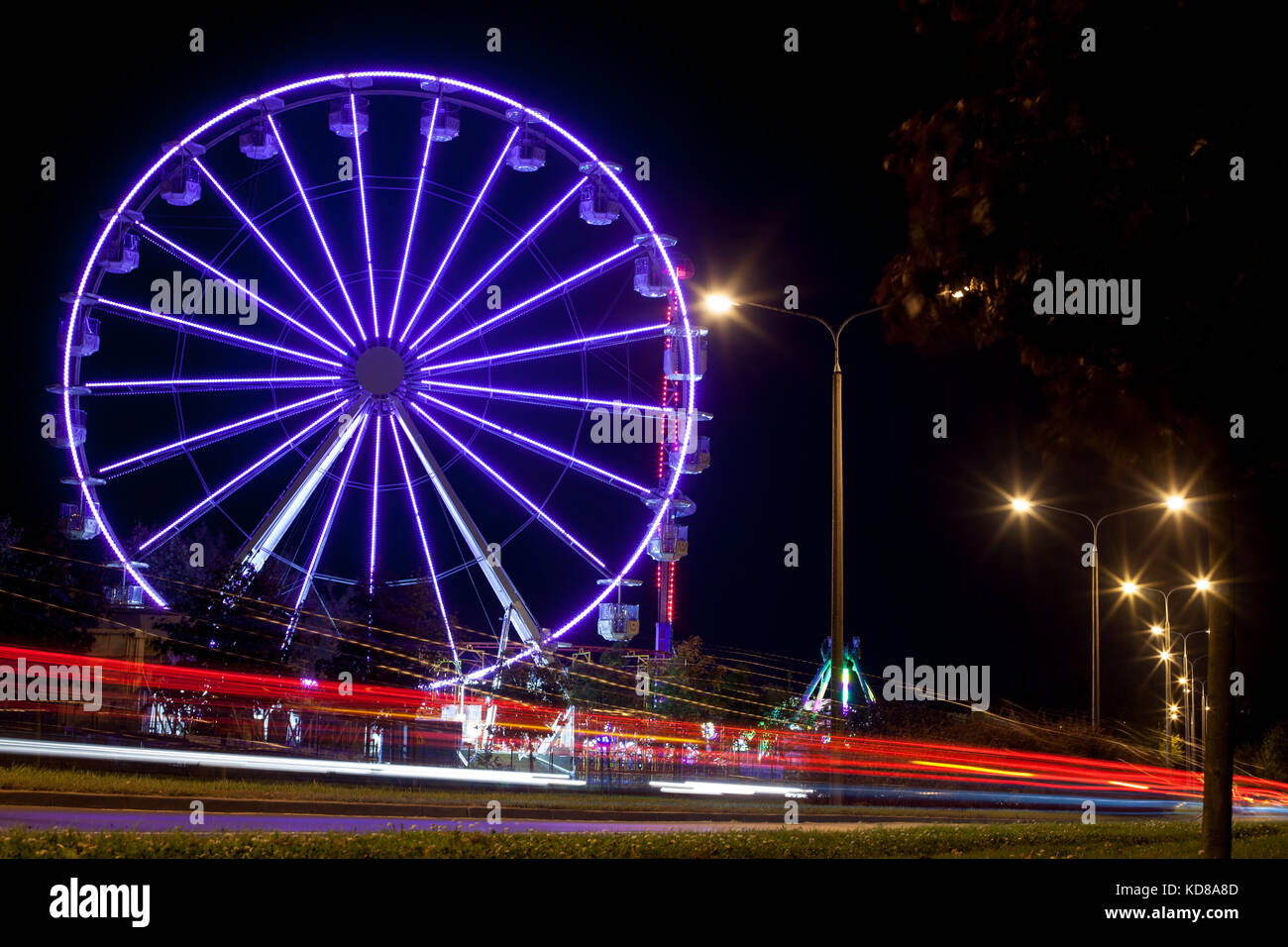 Parco divertimenti - carosello di notte / Parco Divertimenti di notte - Oktoberfest Foto Stock