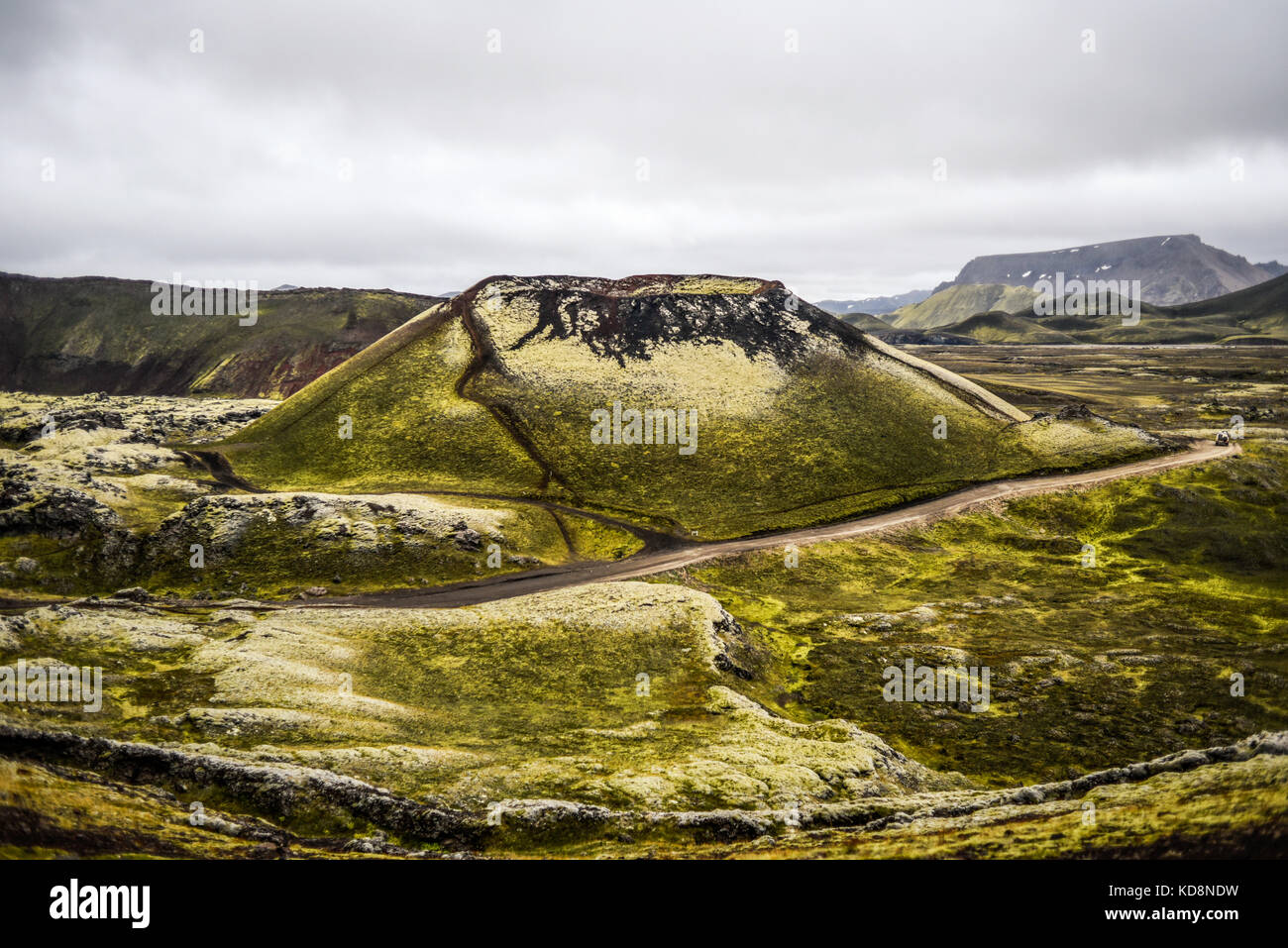 Paesaggio di montagna islandese sul modo per Landmannalaugar. Foto Stock