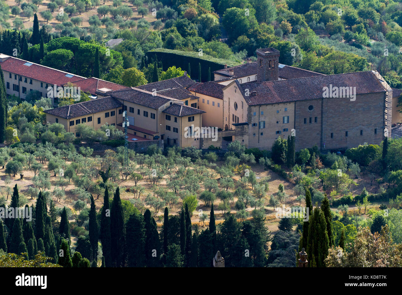 Istituto Universitario Europeo EUI nel vecchio monastero a Fiesole vicino a Firenze, Toscana, Italia, 26 agosto 2017, visto da sopra © Wojciech Foto Stock
