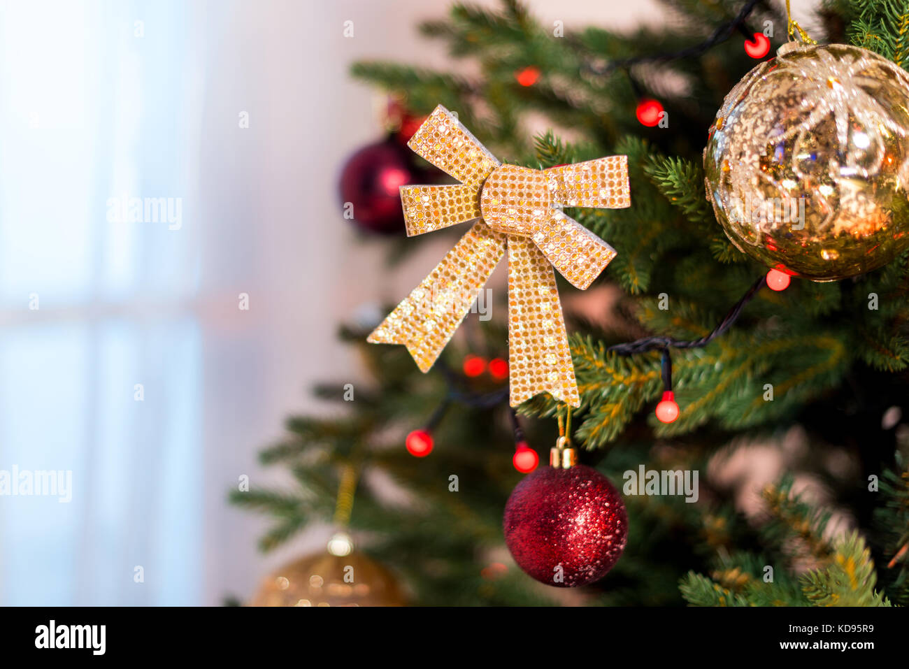 Albero di Natale decorato Foto Stock