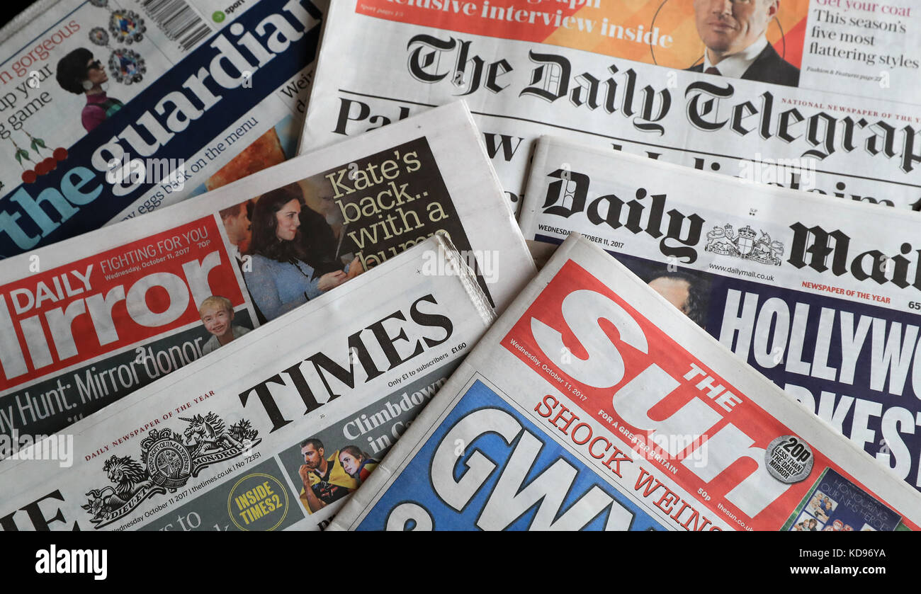 Una collezione di quotidiani britannici. Foto Stock