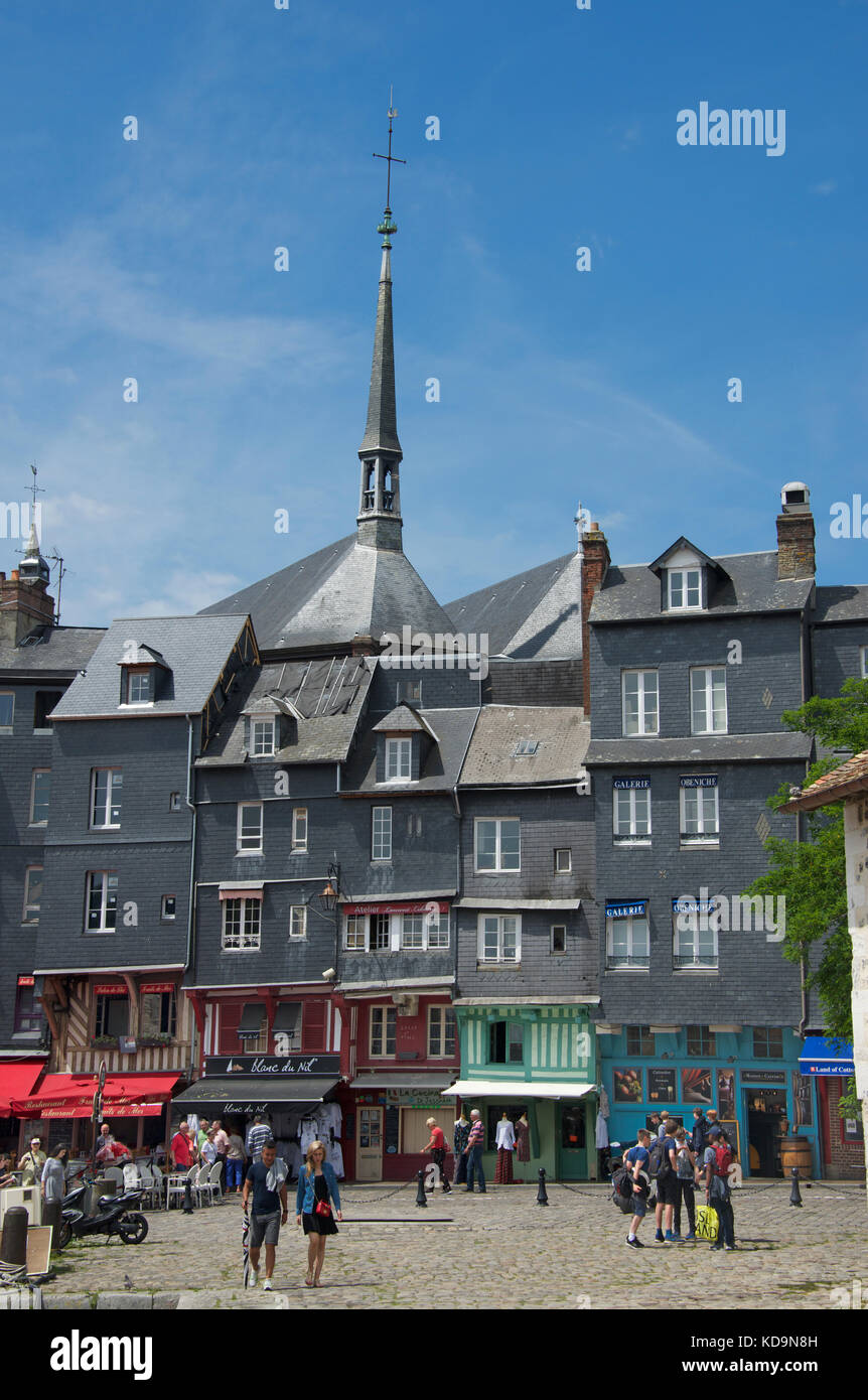 Quai Sainte Catherine vecchio porto di Honfleur Calvados Normandia Francia Foto Stock