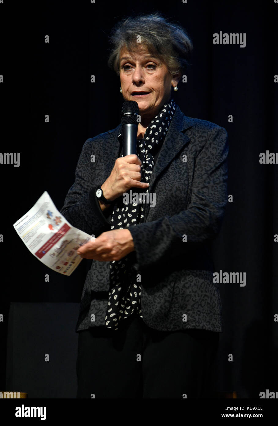 Milano, Italia. Xii oct, 2017. Milano, anteprima filmato "nessuno può volare' - nella foto: simonetta agnello hornby credit: indipendente Agenzia fotografica/alamy live news Foto Stock