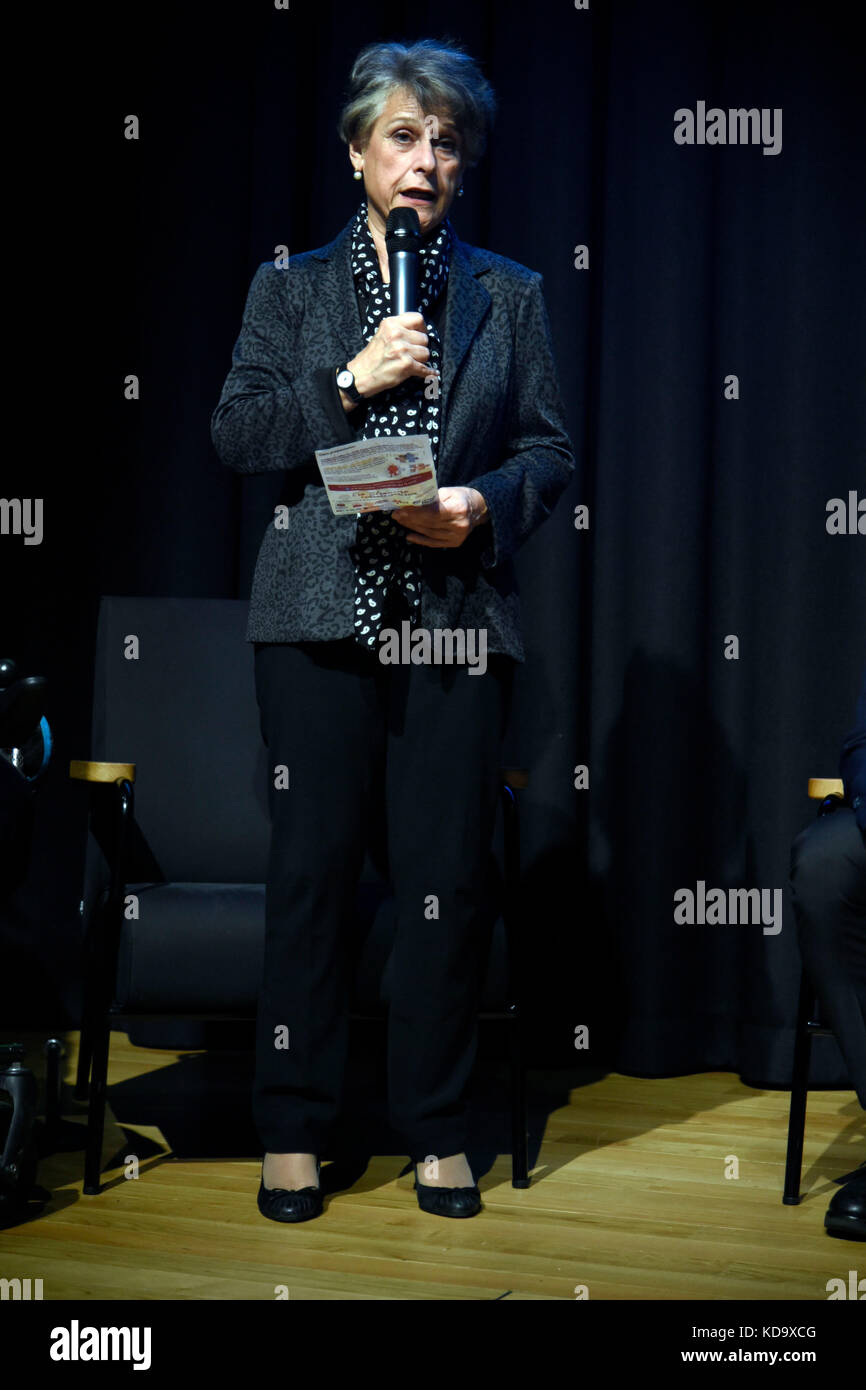 Milano, Italia. Xii oct, 2017. Milano, anteprima filmato "nessuno può volare' - nella foto: simonetta agnello hornby credit: indipendente Agenzia fotografica/alamy live news Foto Stock