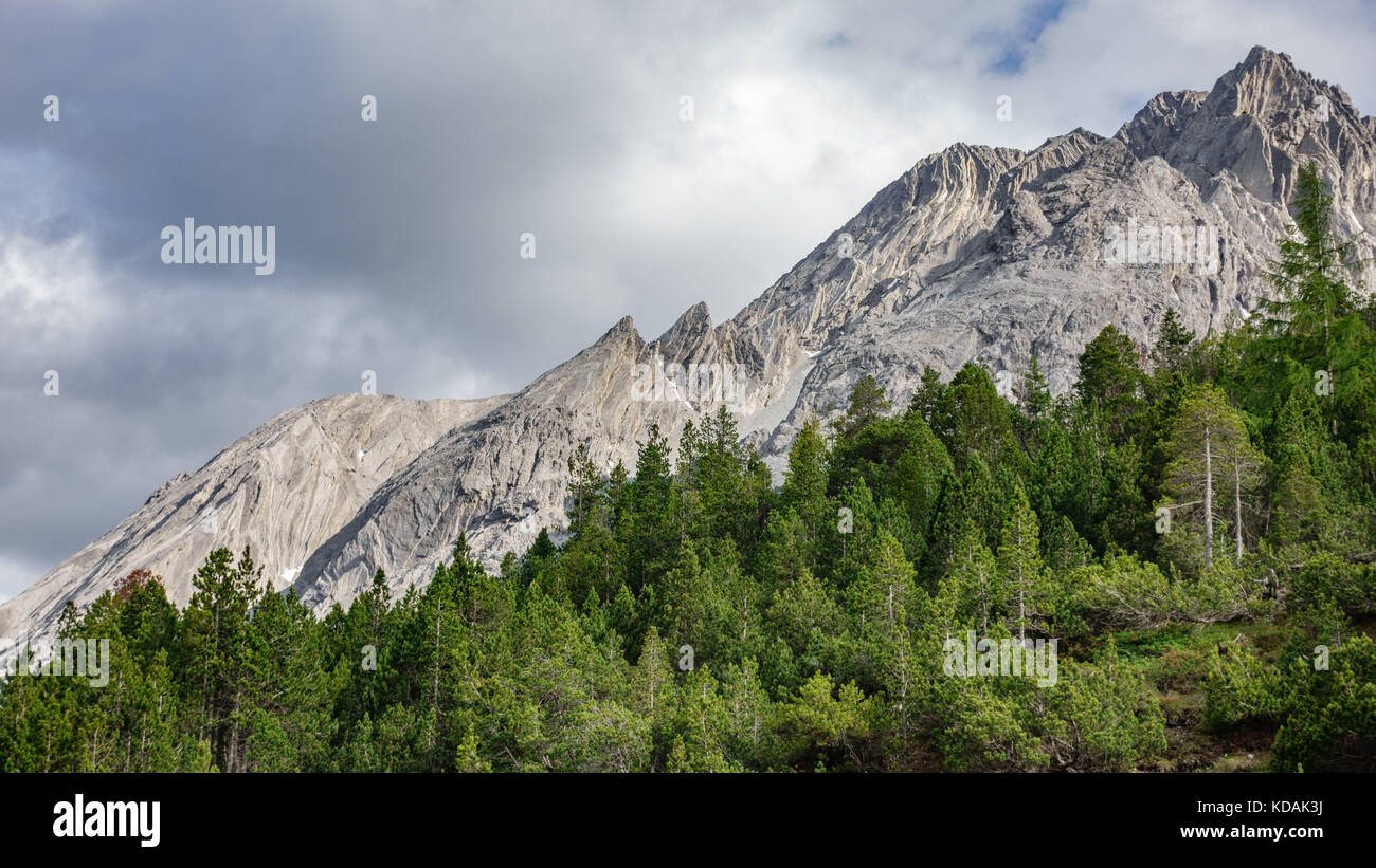 Emerging dolomiti in italia Foto Stock