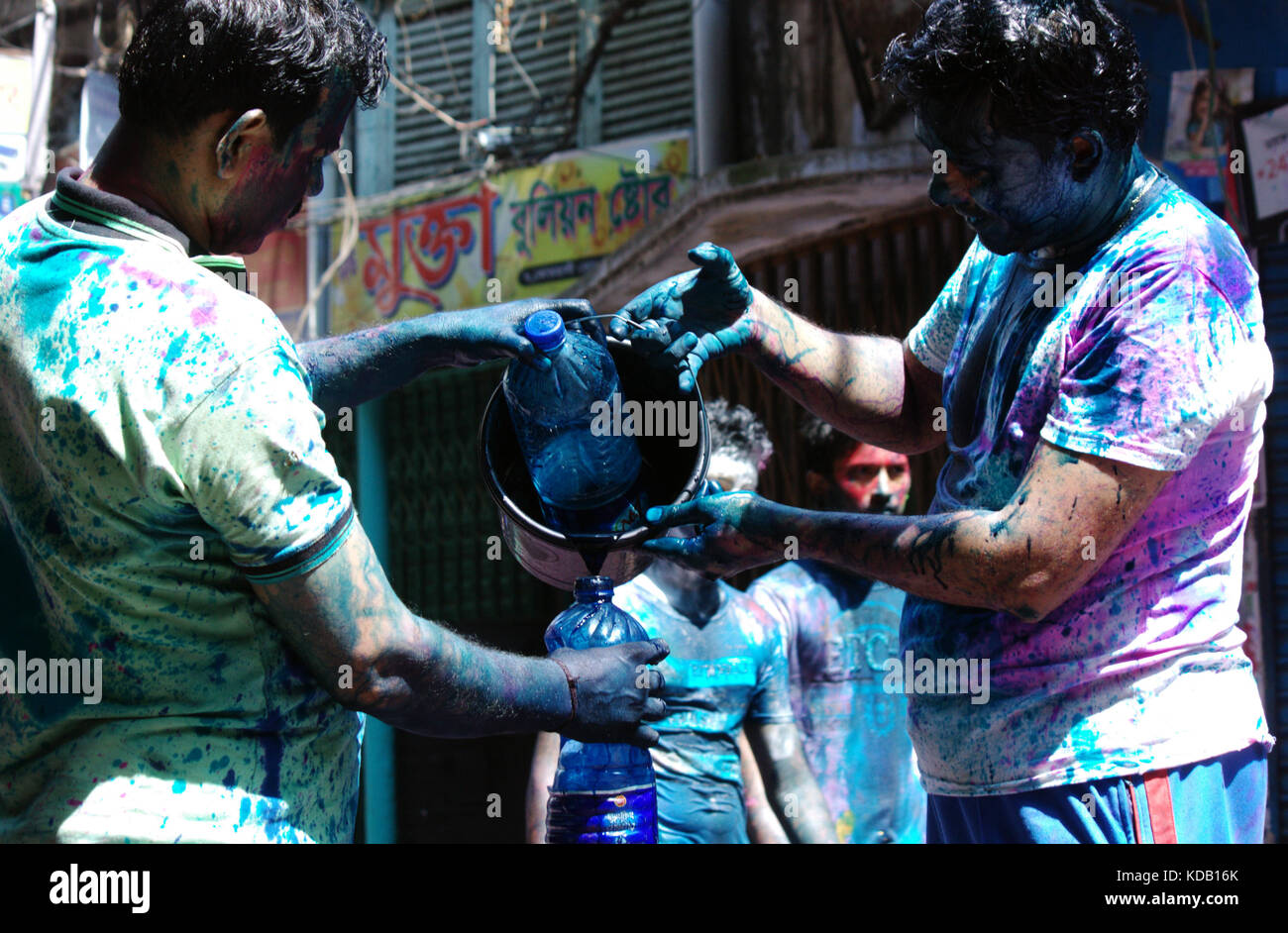 Holi o phagwah è un famoso festival di primavera. holi commemora il massacro del demoness holika dal signore Vishnu è devoto prahlad. Così, il festiva Foto Stock