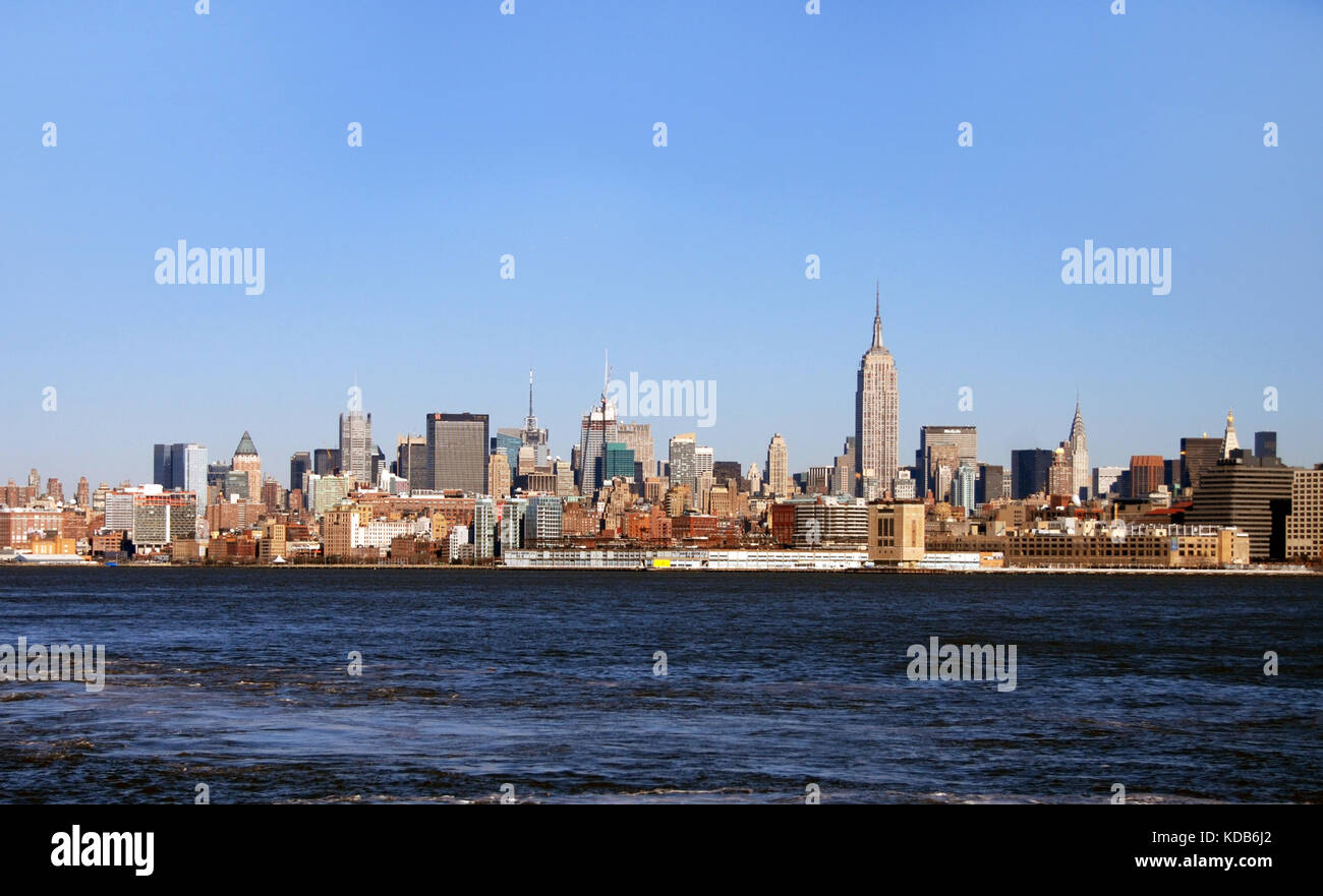 New York skyline della città come visto da di Jersey City, NJ Foto Stock