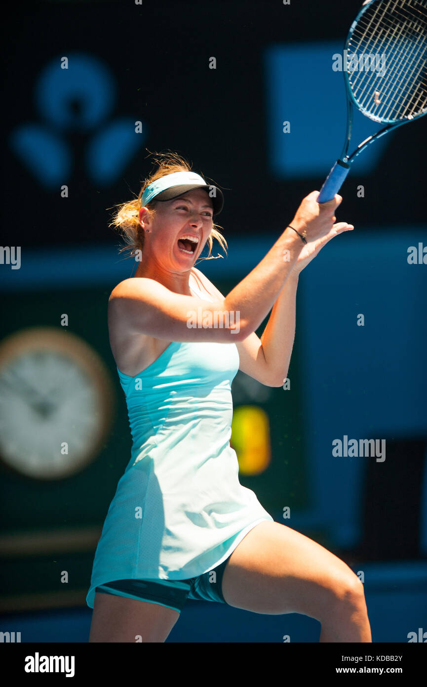 Maria Sharapova (RUS) ha battuto in finale K. Knapp (ITA) 6-3, 4-6, 10-8 alla Rod Laver Arena di Melbourne nel giorno 4 degli Australian Open 2014. Foto Stock