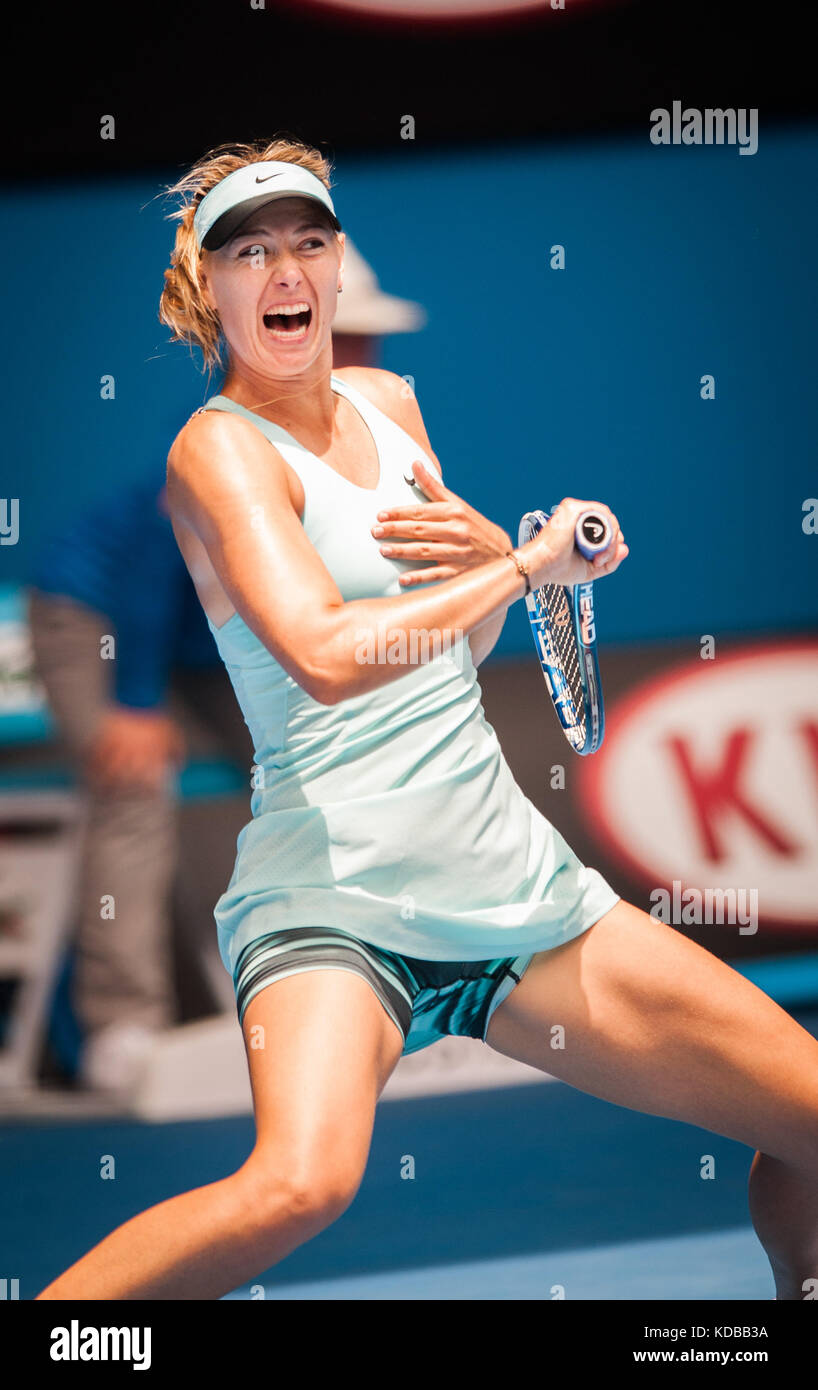Maria Sharapova (RUS) è caduta a D. Cibulkova (SVK). Cibulkova ha raggiunto i suoi primi quarti di finale dell'Australian Open con una vittoria a sorpresa sul terzo Foto Stock