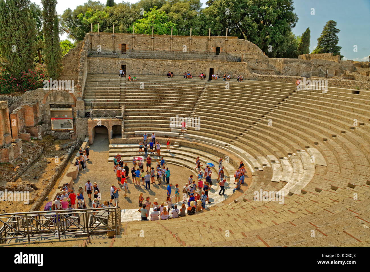 Grand Theatre presso le rovine di una città romana di Pompei a Pompei Scavi, vicino a Napoli, Italia. Foto Stock