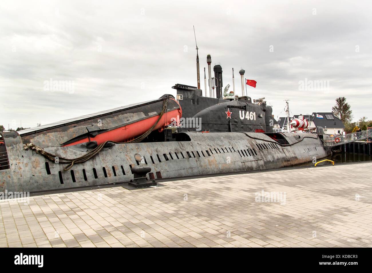 Peenemuende, Germania - 21 settembre 2017: convenzionalmente sottomarino U-461 dell'ex Baltic marina sovietica appartiene alla classe 651. Nella nato c Foto Stock