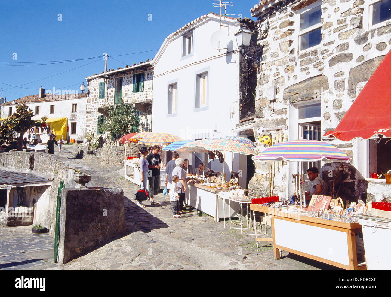 Street vending. A San Andrés de Teixido, La Coruña provincia, Galizia, Spagna. Foto Stock