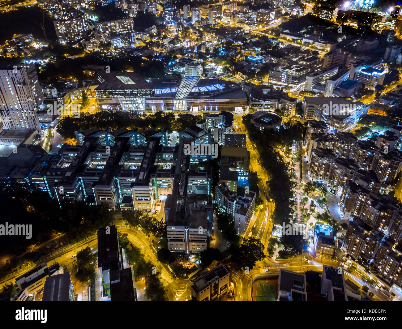 Vista aerea dell'area a bassa densità di Hong Kong di notte Foto Stock