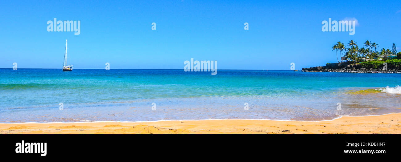 Una tranquilla giornata estiva a Waimea Bay sull'isola di Oahu, Hawaii. Foto Stock