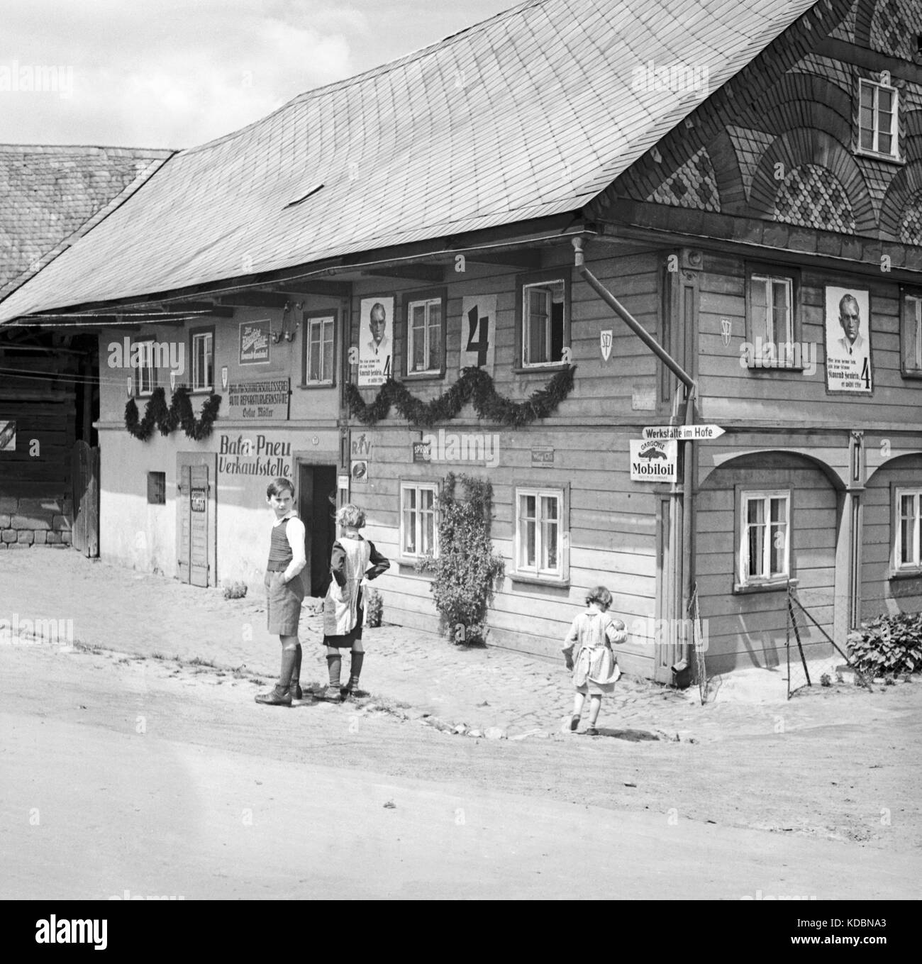 Elezioni manifesti di Konrad Henlein, SDP (sudetendeutsche partei), in sneznik, Cecoslovacchia, 5 maggio 1938. Foto Stock